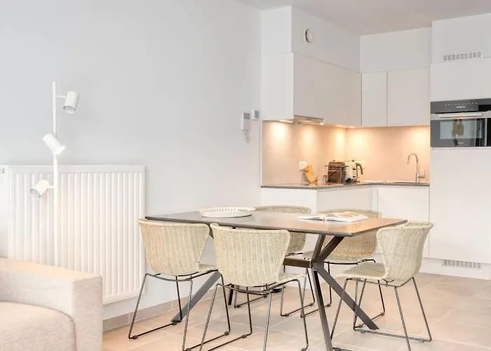 Family-Friendly Beachside Retreat For 5 In Ostend