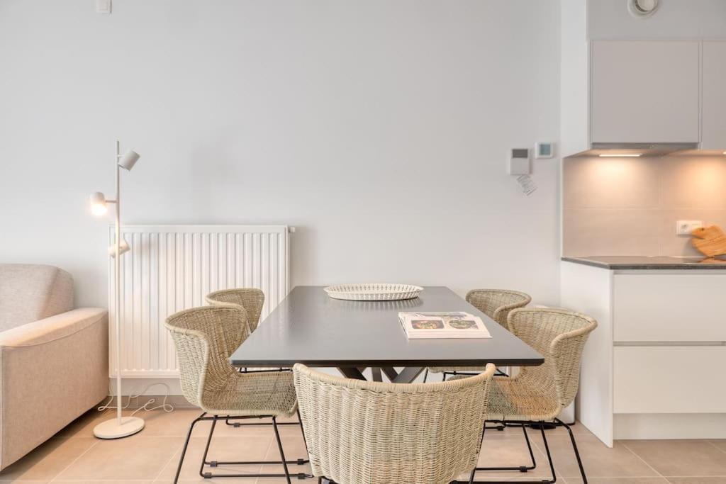 Family-friendly Beachside Retreat For 5 In Apartment Ostend